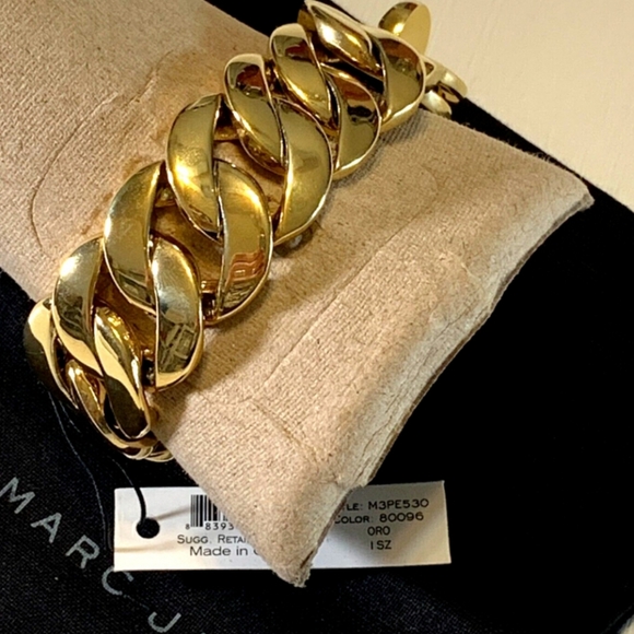 Marc by Marc Jacobs Katie Logo Link Bracelet Gold Tone Brass 7" - Picture 3 of 4